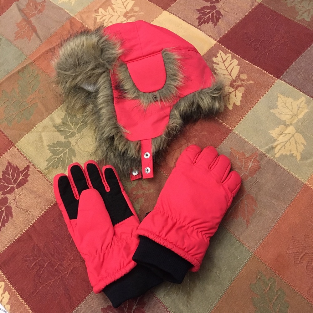 Girls Lands End Trapper Hat & gloves